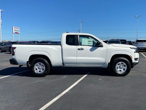 New 2026 Nissan Frontier S image 3