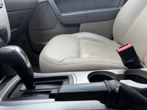 Used 2010 Ford Focus SEL FWD image 19