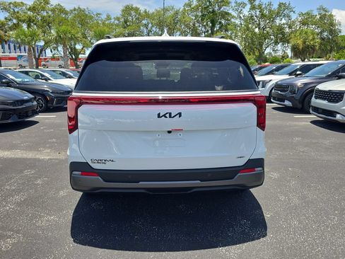 New 2026 Kia Carnival SX w/ SX Dark Edition Package FWD image 7