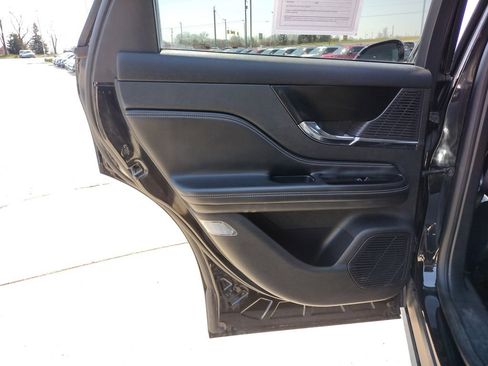 Used 2022 Lincoln Corsair Reserve image 12