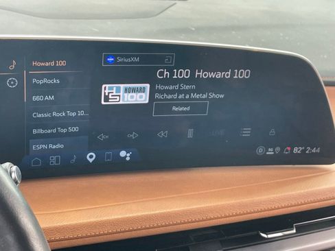 Used 2025 Cadillac XT4 Premium Luxury w/ Technology Package AWD/4WD image 12