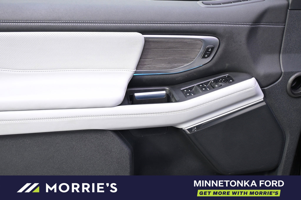 Used 2025 Ford Expedition Max Platinum w/ Platinum Ultimate Package AWD/4WD image 23