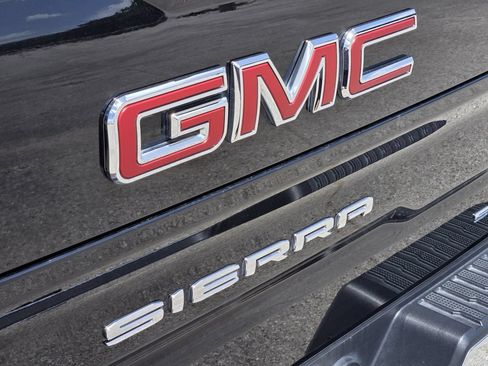 Used 2026 GMC Sierra 1500 SLT AWD/4WD image 11