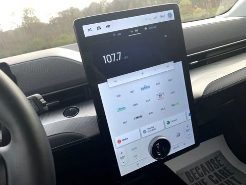 Used 2023 Ford Mustang Mach-E Select image 13