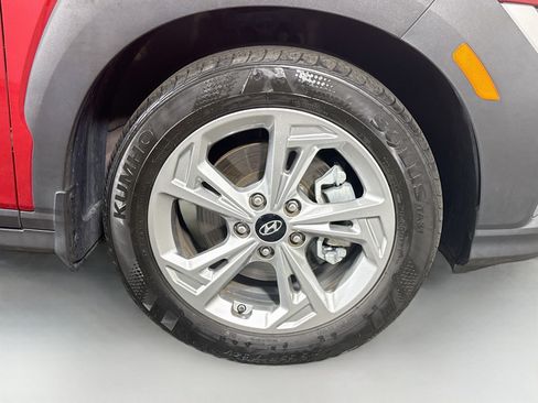 Used 2022 Hyundai Kona SEL AWD/4WD image 32