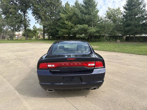 Used 2013 Dodge Charger SXT RWD image 7