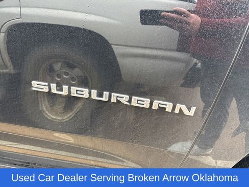Used 2025 Chevrolet Suburban High Country AWD/4WD image 6