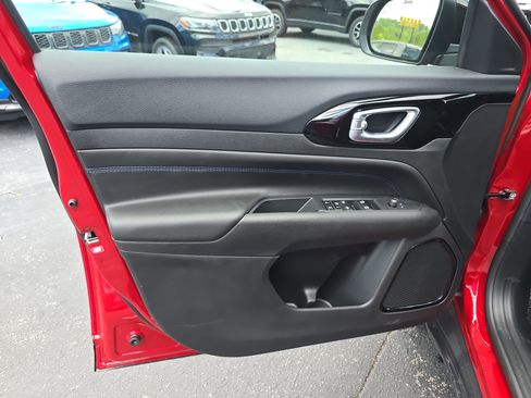 New 2025 Jeep Compass Latitude w/ Altitude Special Edition image 21