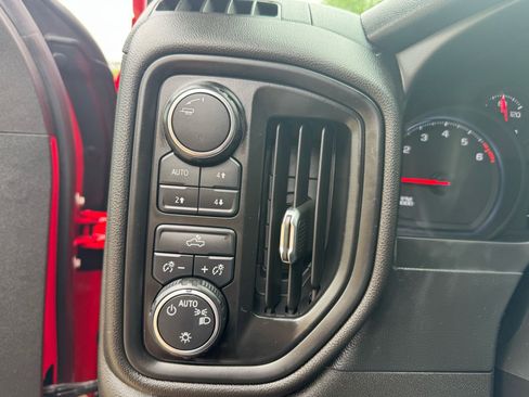 Used 2021 Chevrolet Silverado 1500 Custom Trail Boss AWD/4WD image 21