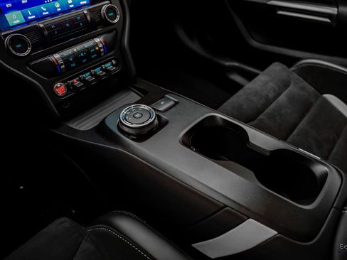 Used 2022 Ford Mustang Shelby GT500 w/ Carbon Fiber Track Pack image 70