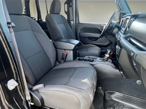 Used 2022 Jeep Gladiator Sport AWD/4WD image 17