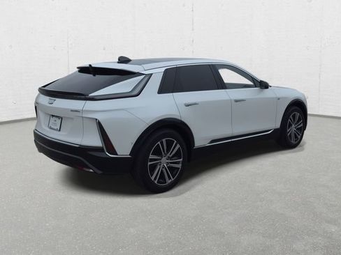 Certified 2024 Cadillac Lyriq Luxury w/ LPO, Floor Liner Package AWD/4WD image 5