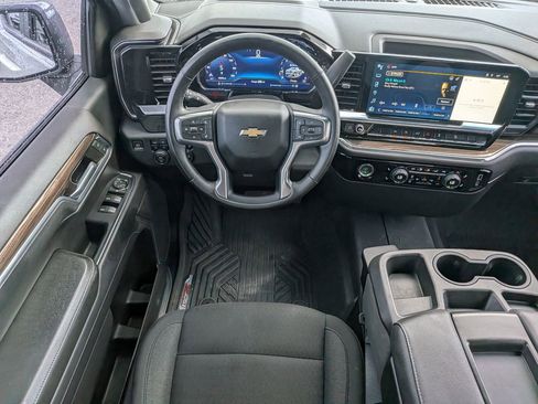 Used 2023 Chevrolet Silverado 1500 LT AWD/4WD image 17