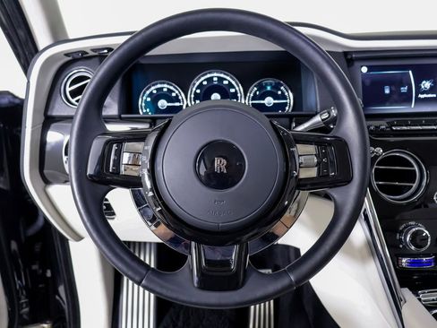 Used 2023 Rolls-Royce Cullinan w/ Technology Package AWD/4WD image 11