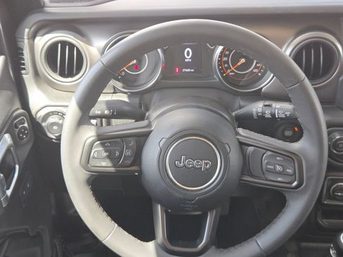 Used 2023 Jeep Wrangler Unlimited Sport AWD/4WD image 17