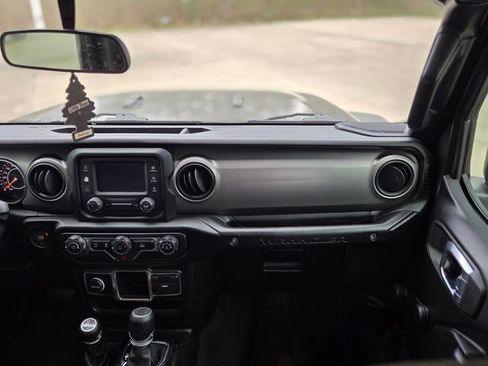 Used 2021 Jeep Wrangler Unlimited Sport image 18