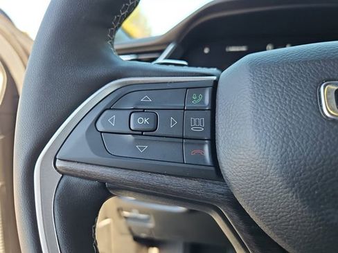 Used 2025 Jeep Grand Cherokee Limited image 25