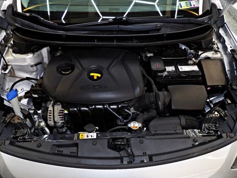 Used 2016 Hyundai Elantra GT FWD image 21