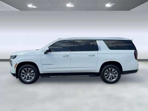 Used 2025 Chevrolet Suburban LT w/ Comfort Package RWD image 2