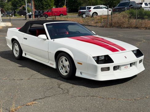 Used 1992 Chevrolet Camaro Z28 RWD image 21