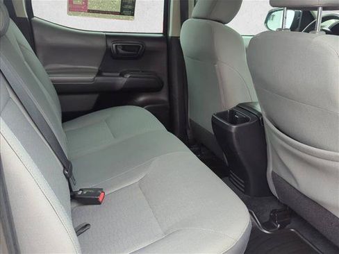 Used 2017 Toyota Tacoma SR RWD image 20