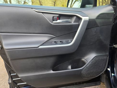 Used 2022 Toyota RAV4 XLE image 16