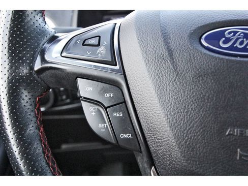 Certified 2024 Ford Edge ST-Line AWD/4WD image 18
