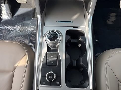 Used 2023 Ford Explorer XLT w/ Equipment Group 202A image 14