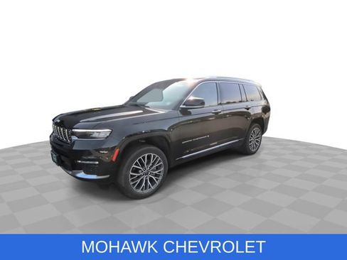 Used 2023 Jeep Grand Cherokee L Summit AWD/4WD image 4