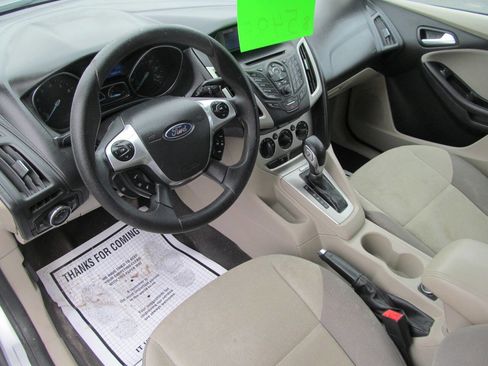Used 2013 Ford Focus SE image 9