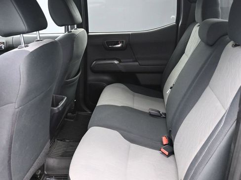 Used 2021 Toyota Tacoma TRD Off-Road image 12