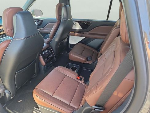 New 2026 Lincoln Aviator Reserve image 10