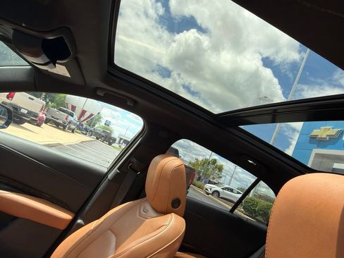 Used 2023 Cadillac XT4 Sport w/ LPO, Onyx Lite Package AWD/4WD image 9