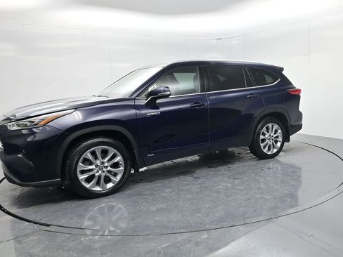 Used 2021 Toyota Highlander Limited image 4