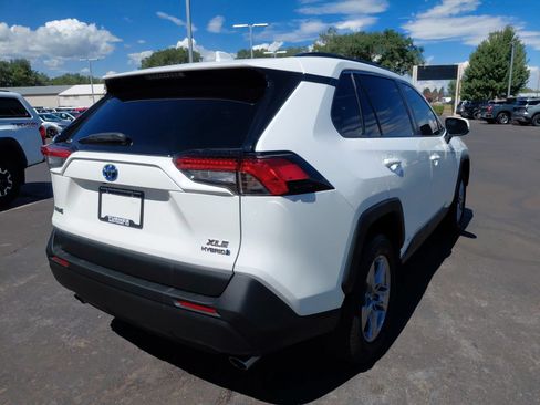 Certified 2022 Toyota RAV4 XLE AWD/4WD image 3