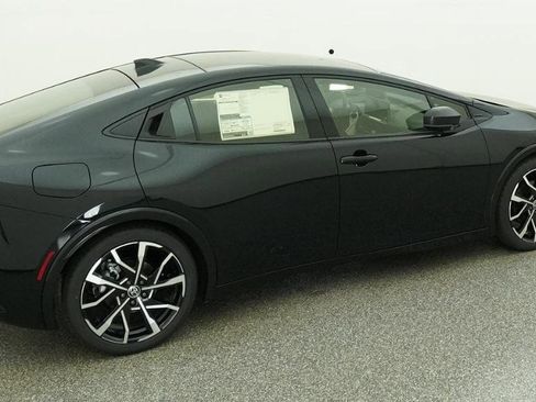 New 2026 Toyota Prius Plug-In Hybrid FWD image 10