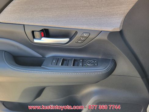 Certified 2024 Toyota Grand Highlander FWD image 19