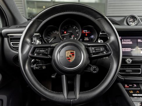 Certified 2023 Porsche Macan AWD/4WD image 27