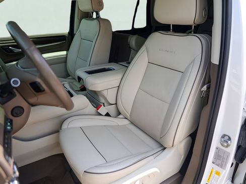 Used 2023 GMC Yukon Denali AWD/4WD image 10