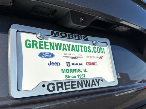 New 2025 Jeep Grand Cherokee Altitude image 9