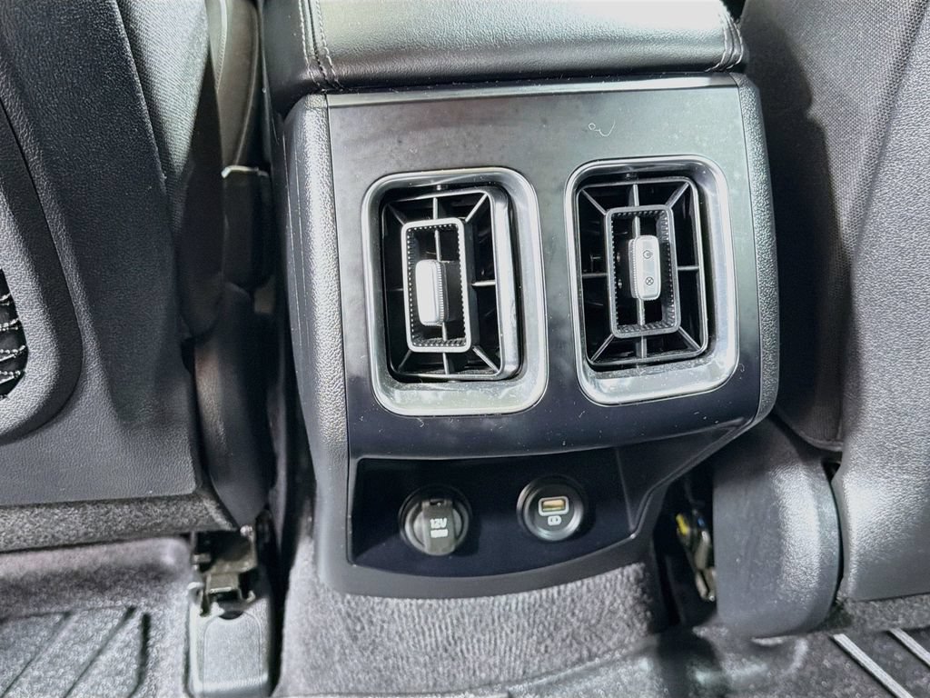 Used 2023 Kia Sorento LX FWD image 24