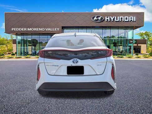 Used 2021 Toyota Prius Prime XLE image 4