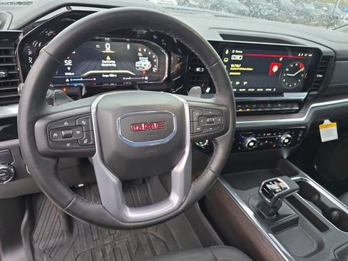 Used 2025 GMC Sierra 1500 SLT image 15