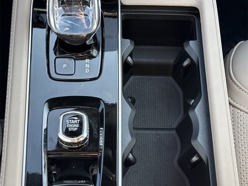 New 2026 Volvo XC90 B6 Plus image 32