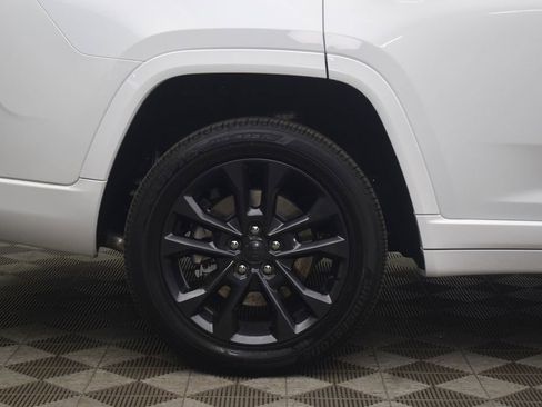 New 2026 Jeep Grand Cherokee L Limited AWD/4WD image 10