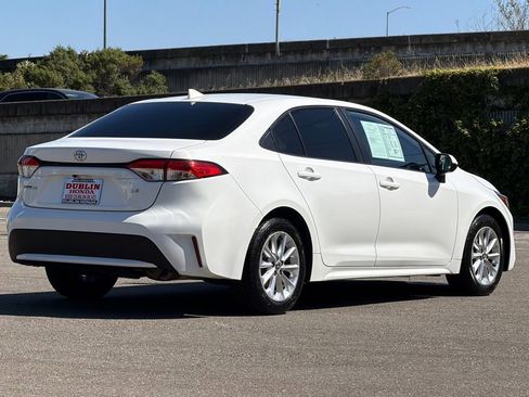 Used 2022 Toyota Corolla LE w/ LE Convenience Package FWD image 4