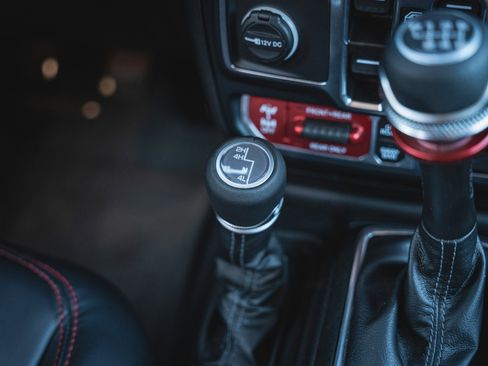 Used 2024 Jeep Wrangler Unlimited Rubicon w/ Technology Group image 32