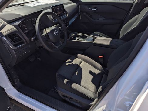 New 2026 Nissan Rogue SV FWD image 9