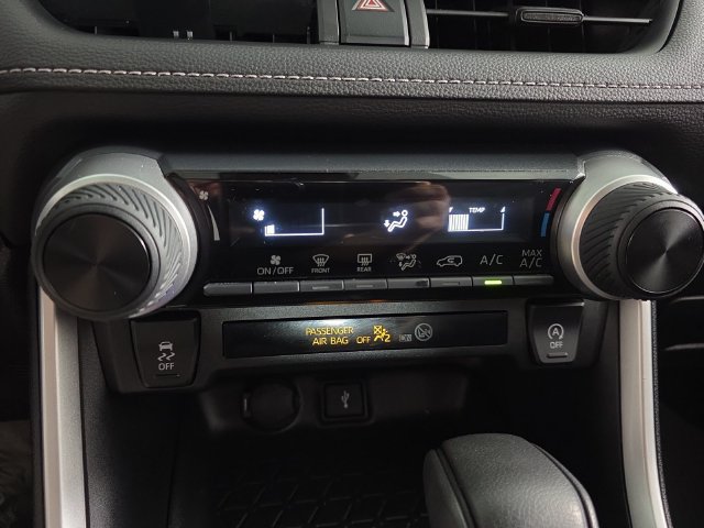 Used 2022 Toyota RAV4 LE AWD/4WD image 19