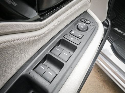 New 2026 Honda Odyssey Touring image 15